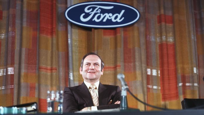 Ли Якокка - президент компании Ford